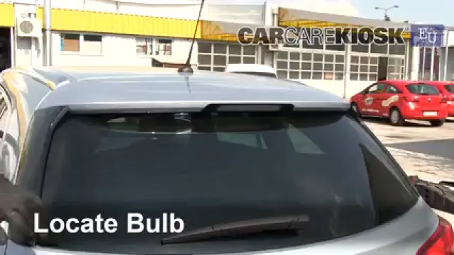 2018 Opel Astra CDTI 1.6L 4 Cyl. Turbo Diesel Éclairage Feu de freinage central (remplacer l'ampoule)